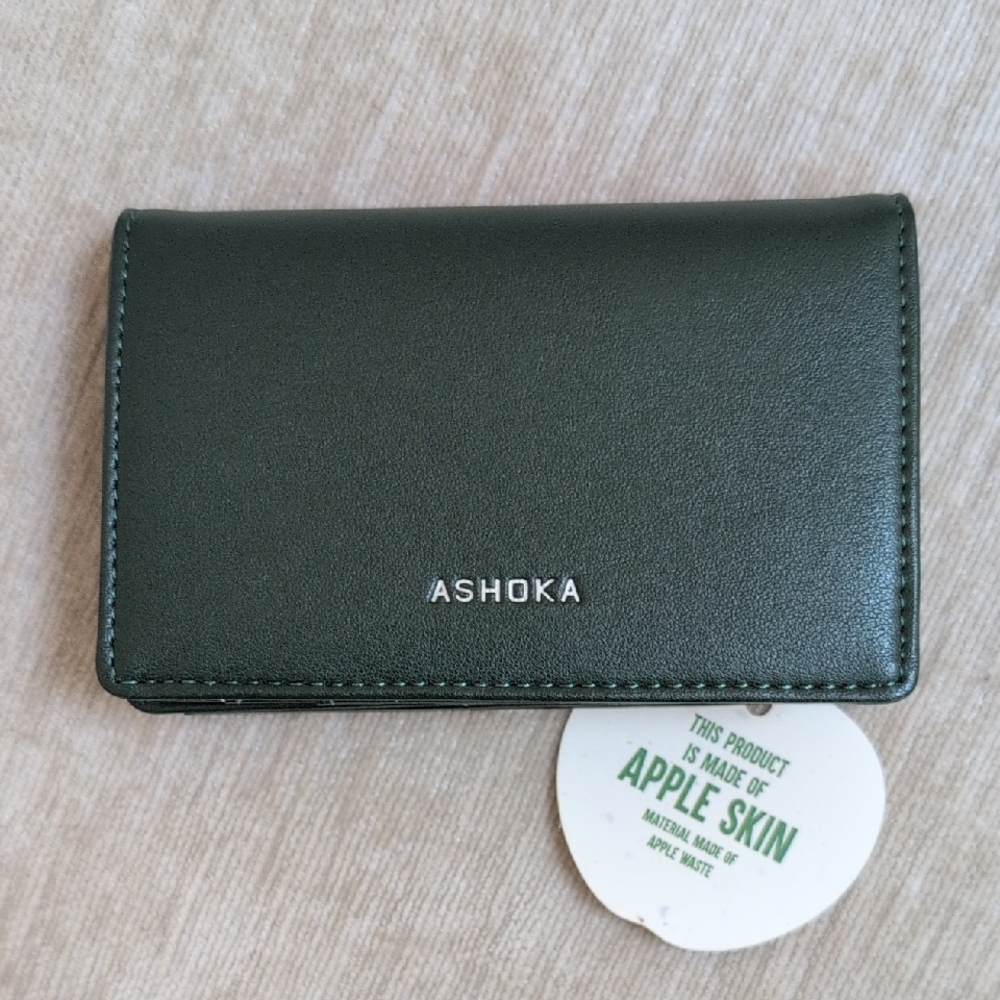 Green Leather Wallet Compact Design